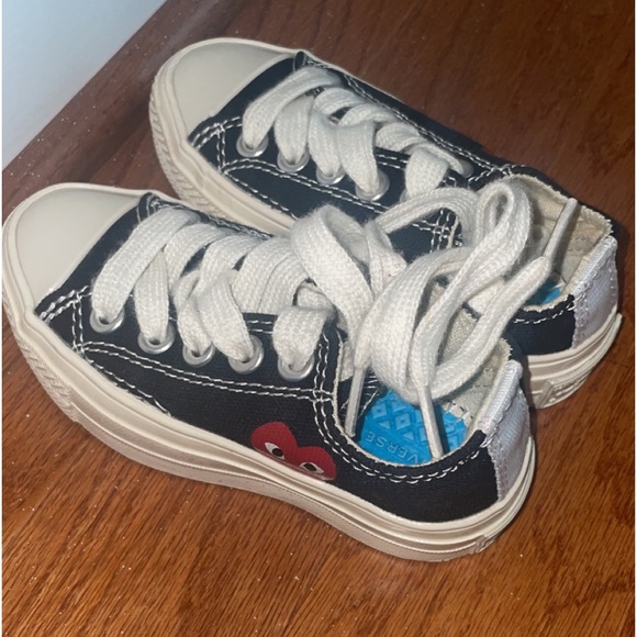 Converse - Picture 2 of 2